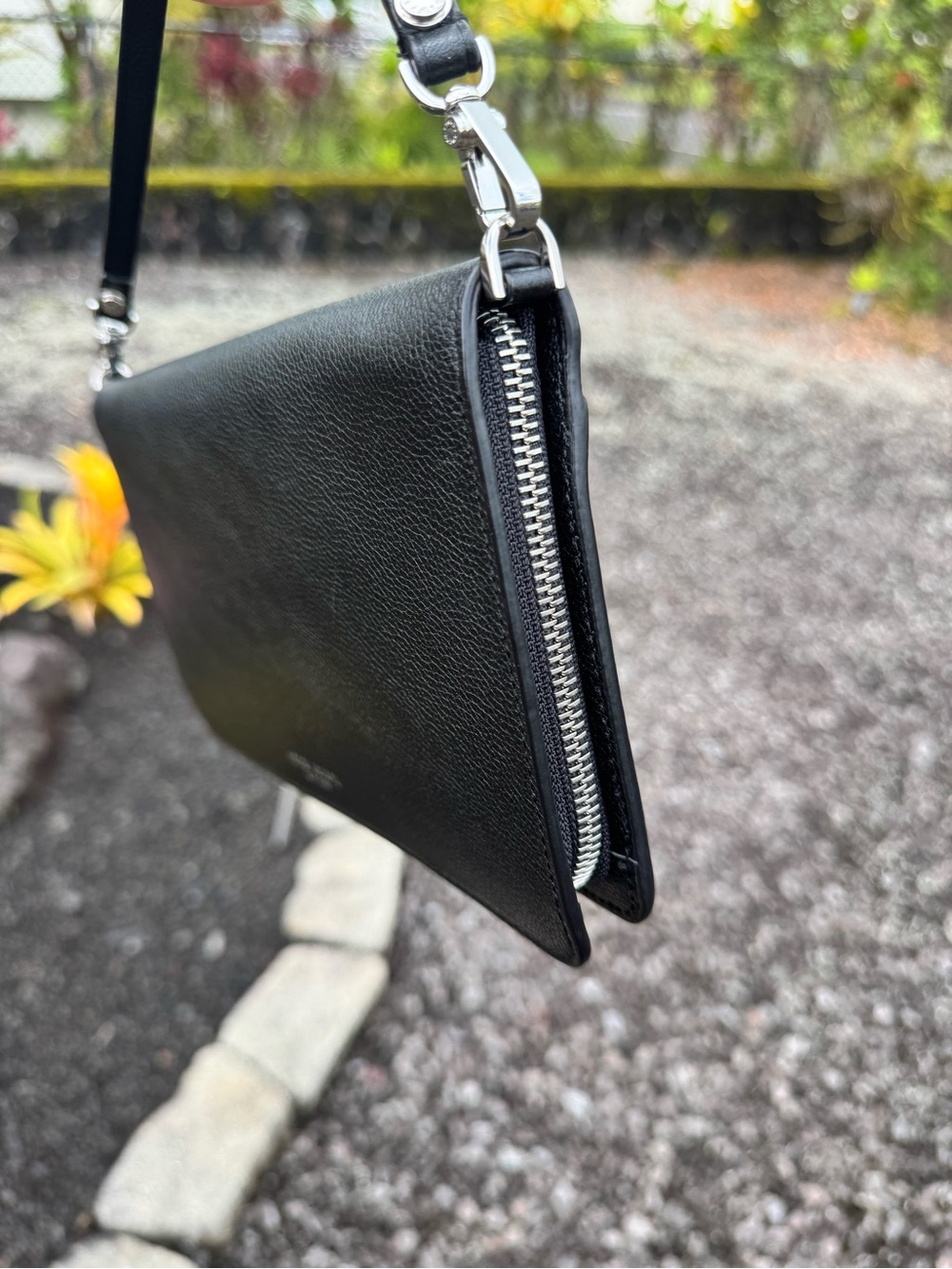 Henri Bendel Black Leather Zip Around Wallet Wristlet Clutch $198 Retail - Picture 4 of 15